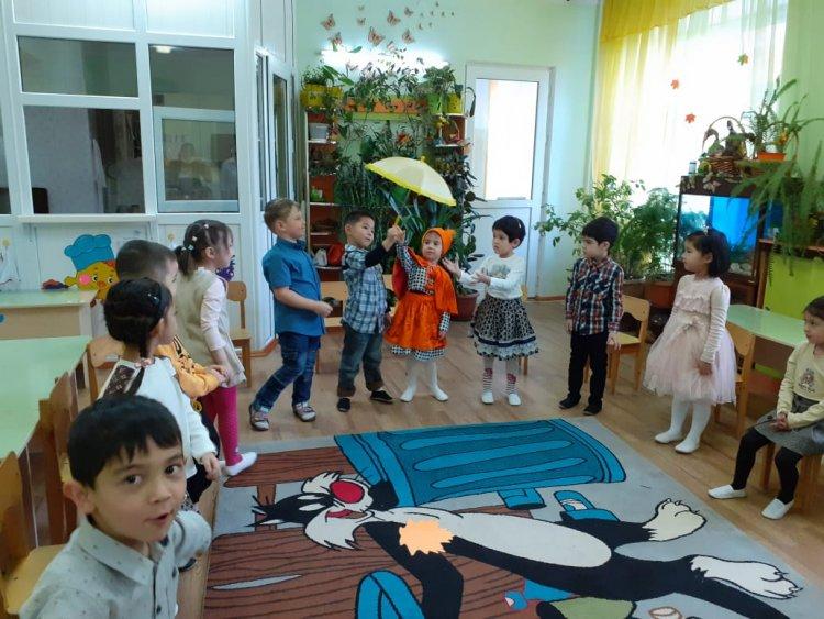 Утренник "Золотая осень" №1 средняя группа "Малинка" и №2 средняя группа "Загадка".